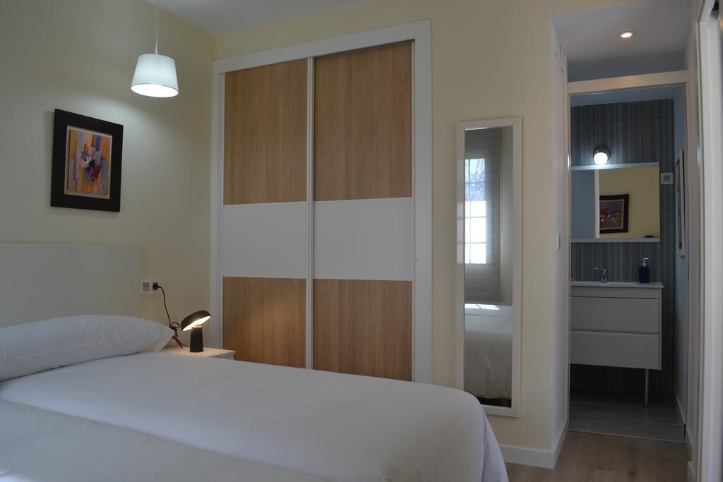 Apartamentos Puerta De Gijón Exterior foto